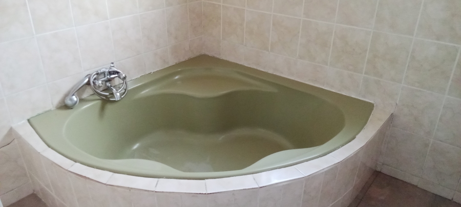 3 Bedroom Property for Sale in Kwa Nobuhle Eastern Cape